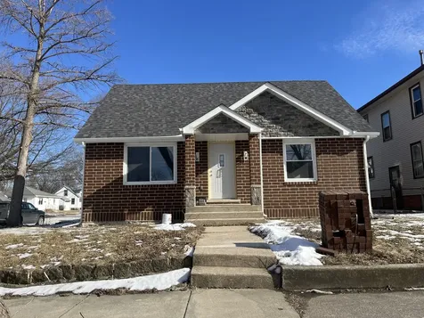 702 South Lincoln Avenue Kankakee IL 60901