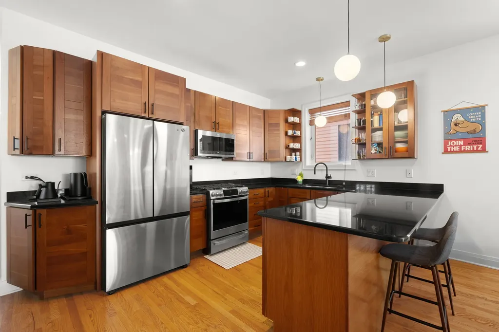 2407 West Moffat Street Chicago IL 60647