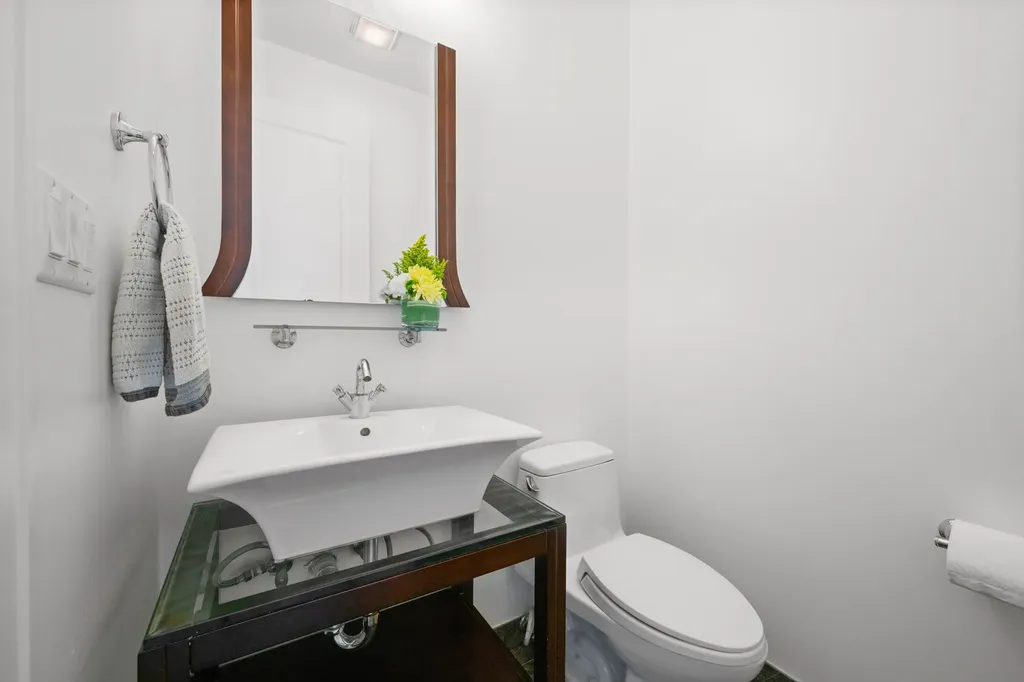 2407 West Moffat Street Chicago IL 60647