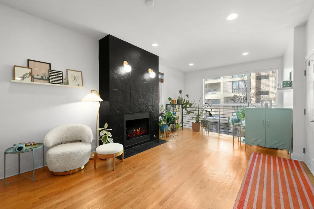 2407 West Moffat Street Chicago IL 60647