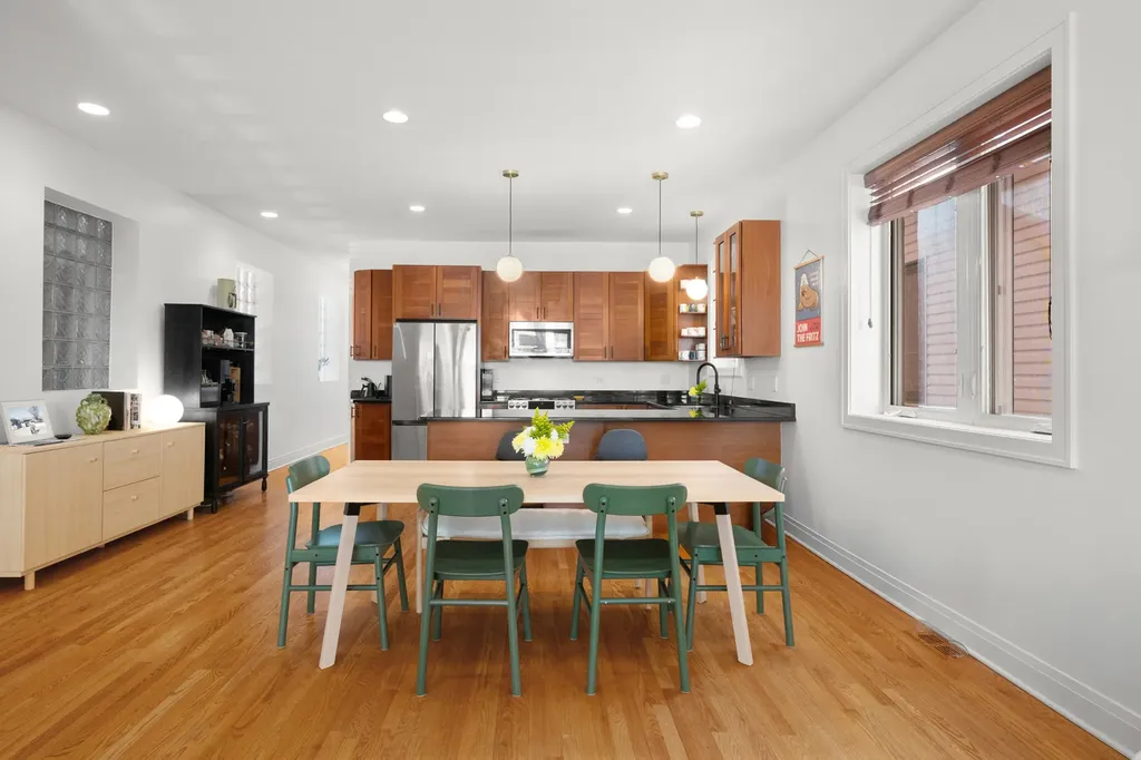2407 West Moffat Street Chicago IL 60647