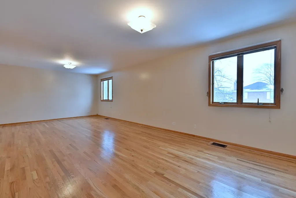 7324 West Lunt Avenue Chicago IL 60631