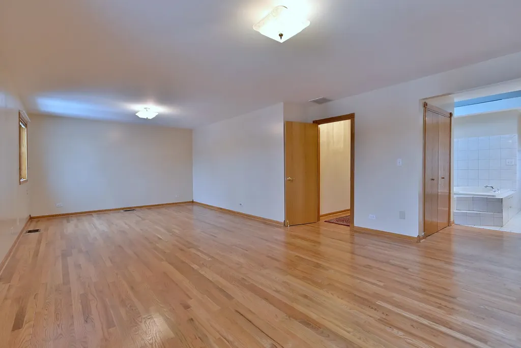 7324 West Lunt Avenue Chicago IL 60631