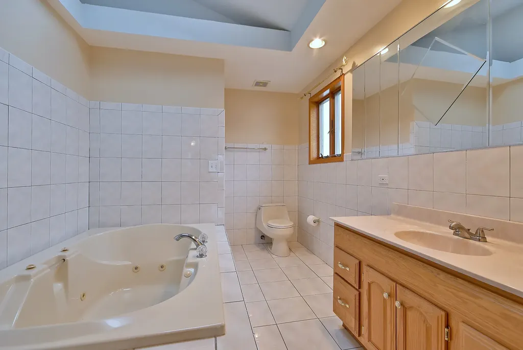 7324 West Lunt Avenue Chicago IL 60631