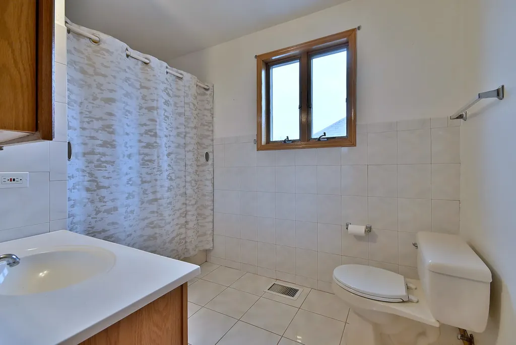 7324 West Lunt Avenue Chicago IL 60631