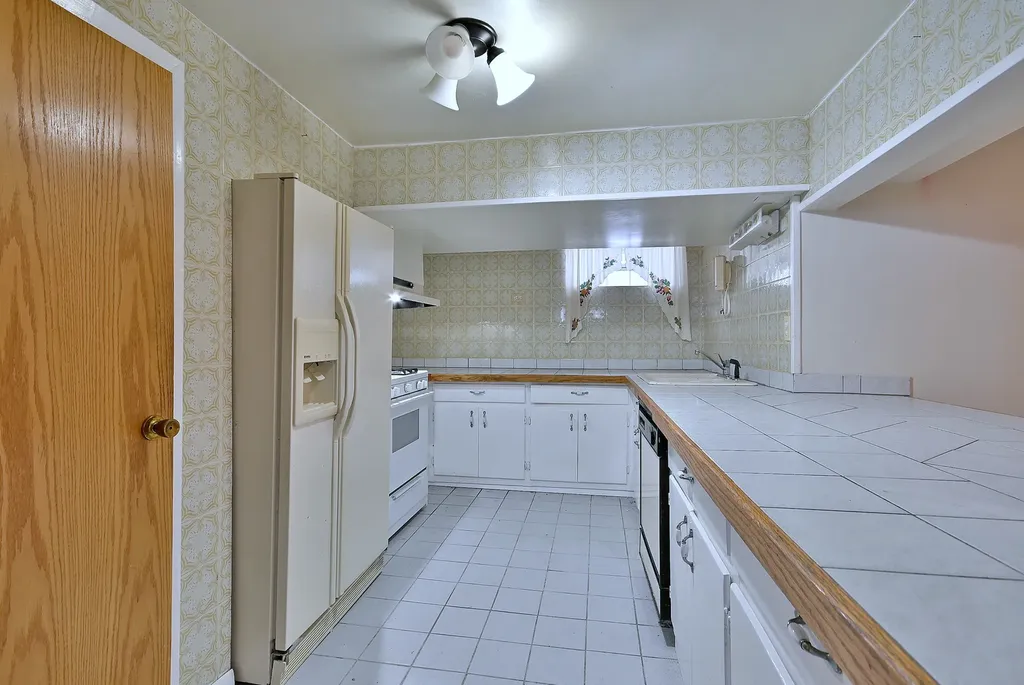 7324 West Lunt Avenue Chicago IL 60631