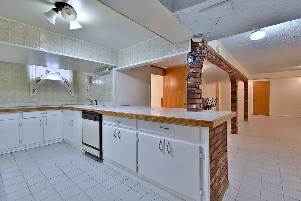 7324 West Lunt Avenue Chicago IL 60631