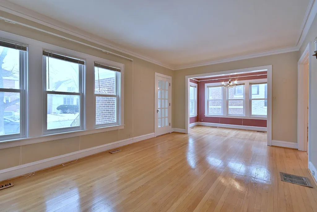7324 West Lunt Avenue Chicago IL 60631