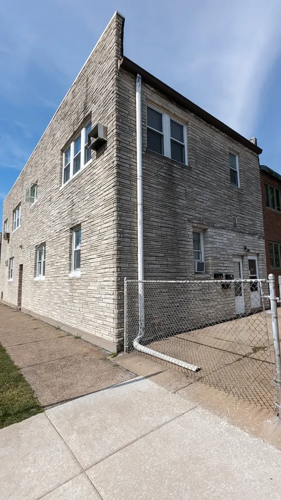 1726 9TH Street Moline IL 61265
