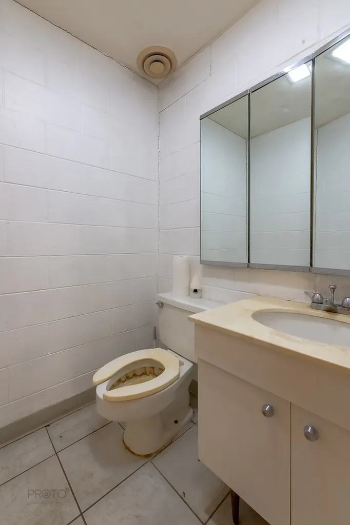 526 North Ashland Avenue Chicago IL 60622