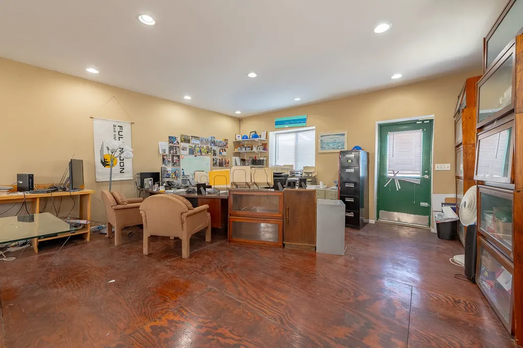 526 North Ashland Avenue Chicago IL 60622