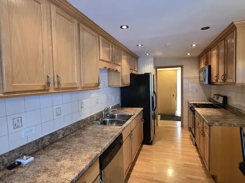 15354 Dobson Avenue South Holland IL 60473