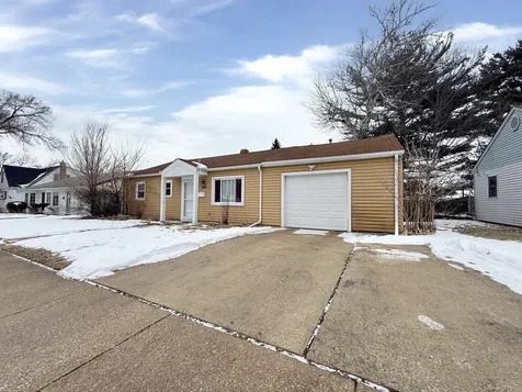 205 Hereford Avenue Steger IL 60475