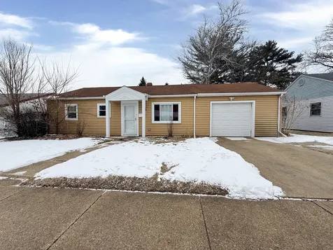 205 Hereford Avenue Steger IL 60475