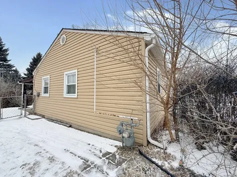 205 Hereford Avenue Steger IL 60475