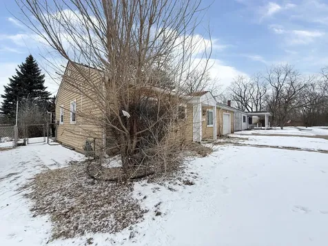 205 Hereford Avenue Steger IL 60475