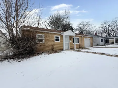 205 Hereford Avenue Steger IL 60475