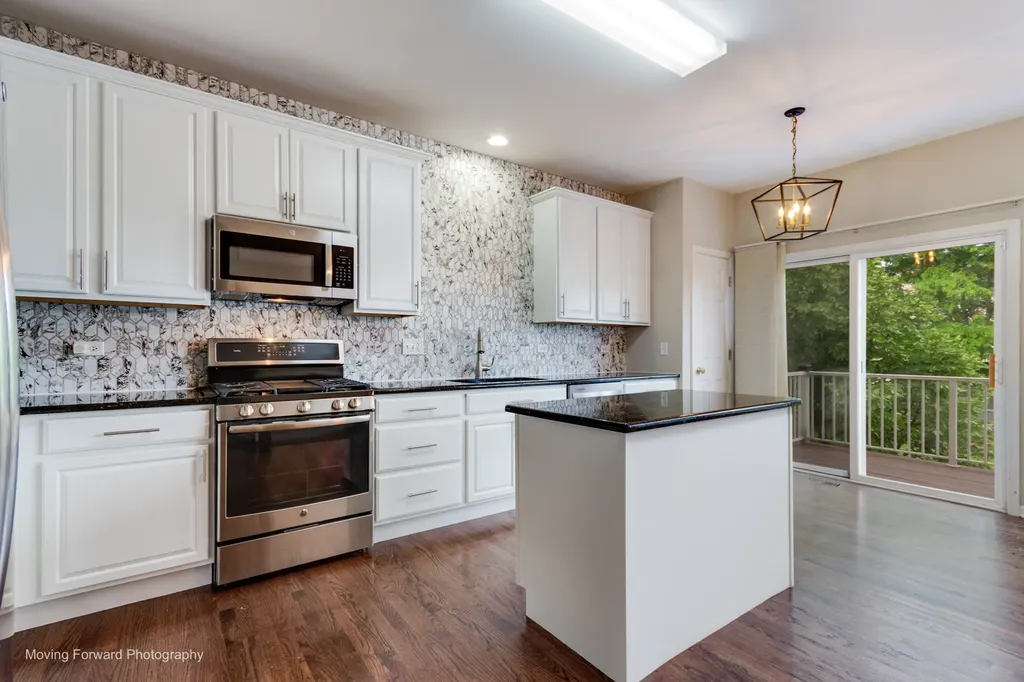 733 Station Boulevard Aurora IL 60504