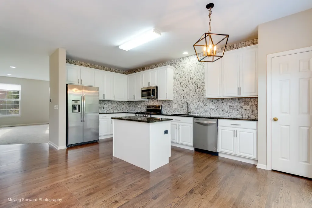 733 Station Boulevard Aurora IL 60504