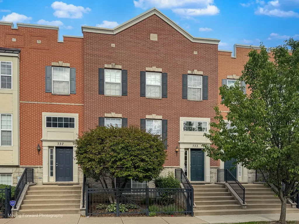 733 Station Boulevard Aurora IL 60504