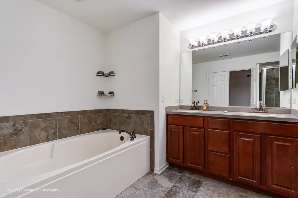 733 Station Boulevard Aurora IL 60504