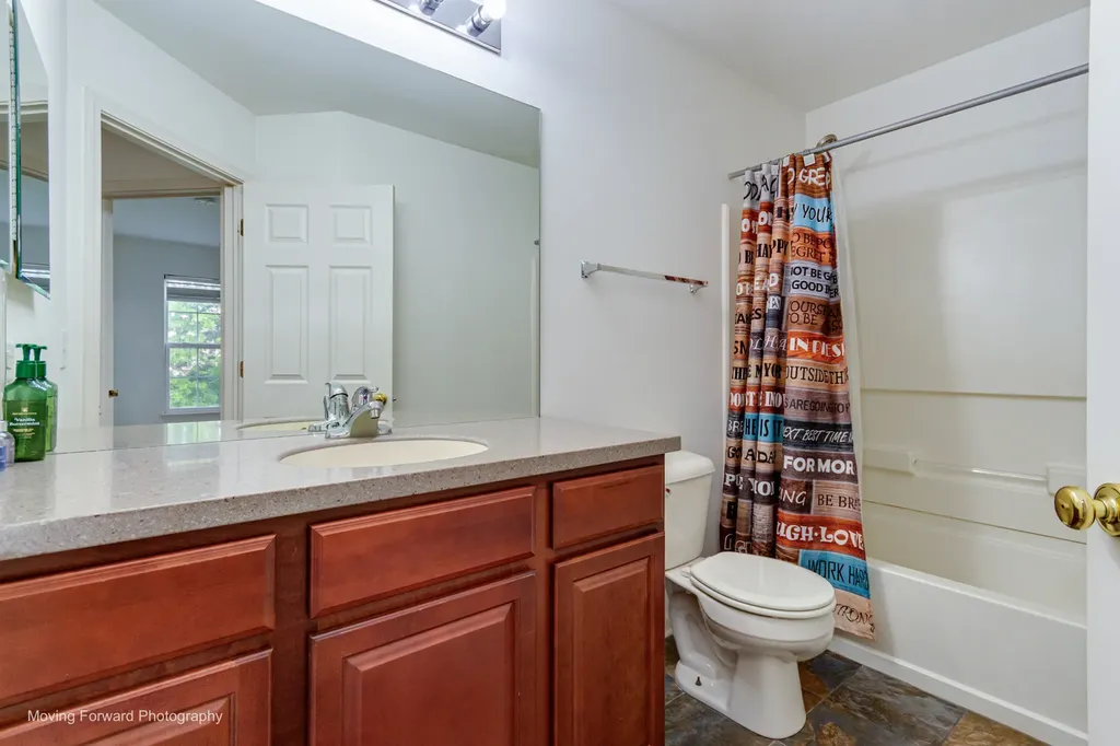 733 Station Boulevard Aurora IL 60504
