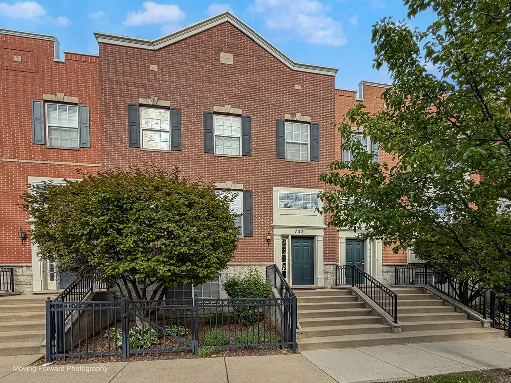 733 Station Boulevard Aurora IL 60504