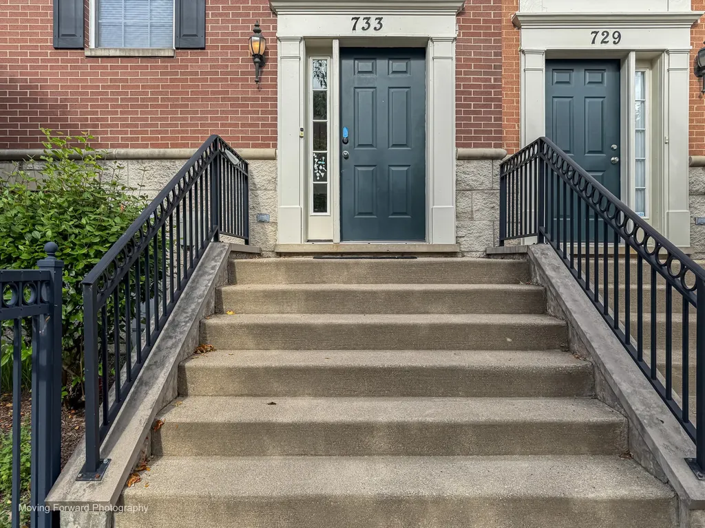 733 Station Boulevard Aurora IL 60504