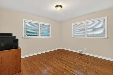 495 8TH Street Chicago Heights IL 60411