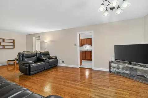 495 8TH Street Chicago Heights IL 60411