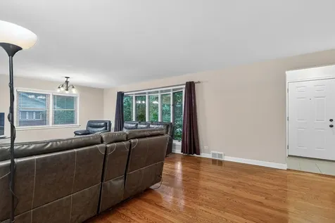 495 8TH Street Chicago Heights IL 60411