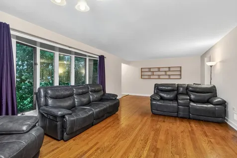 495 8TH Street Chicago Heights IL 60411