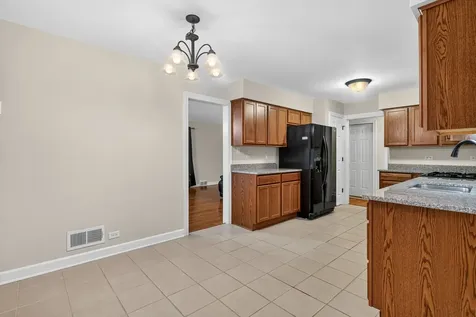 495 8TH Street Chicago Heights IL 60411