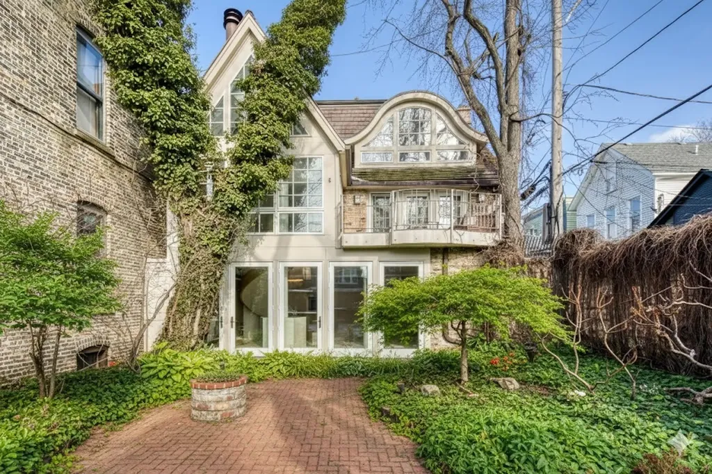 1706 North Fern Court Chicago IL 60614