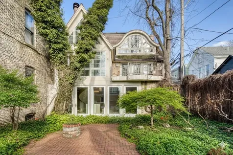 1706 North Fern Court Chicago IL 60614