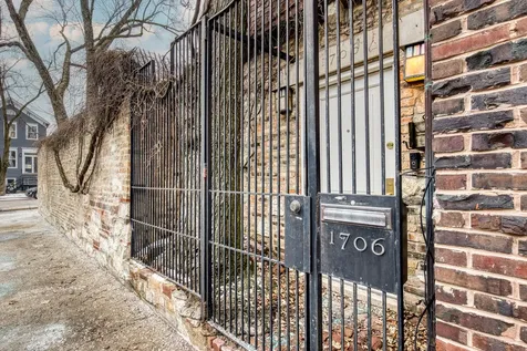 1706 North Fern Court Chicago IL 60614