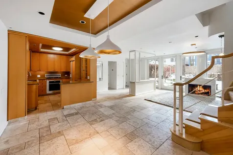 1706 North Fern Court Chicago IL 60614