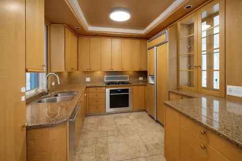 1706 North Fern Court Chicago IL 60614