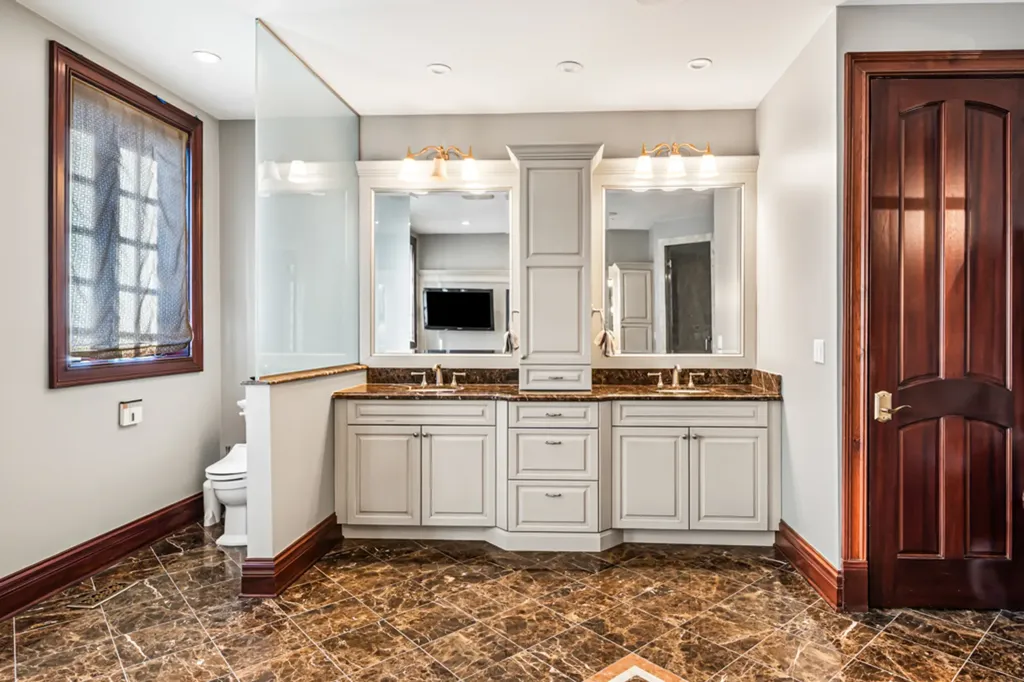 1220 North Damen Avenue Chicago IL 60622