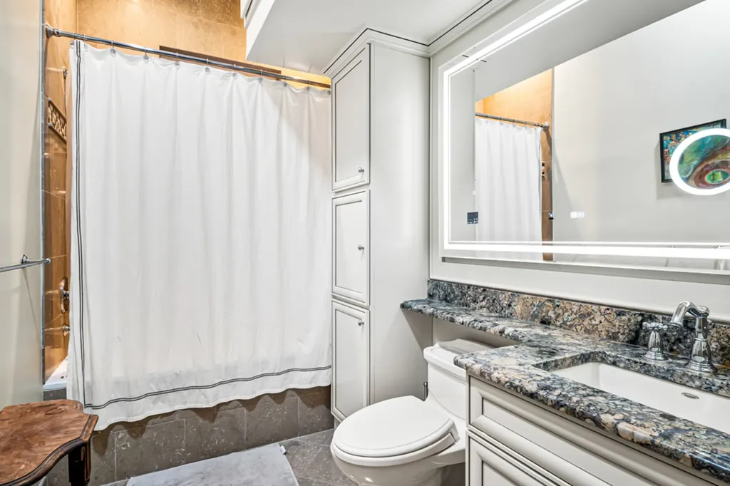 1220 North Damen Avenue Chicago IL 60622