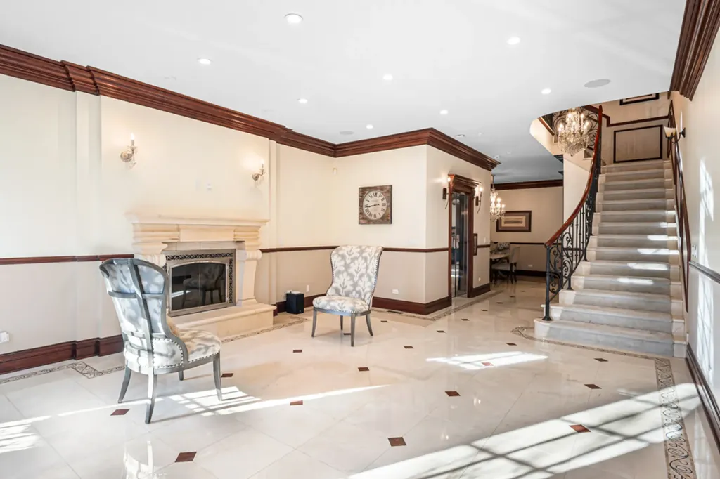 1220 North Damen Avenue Chicago IL 60622
