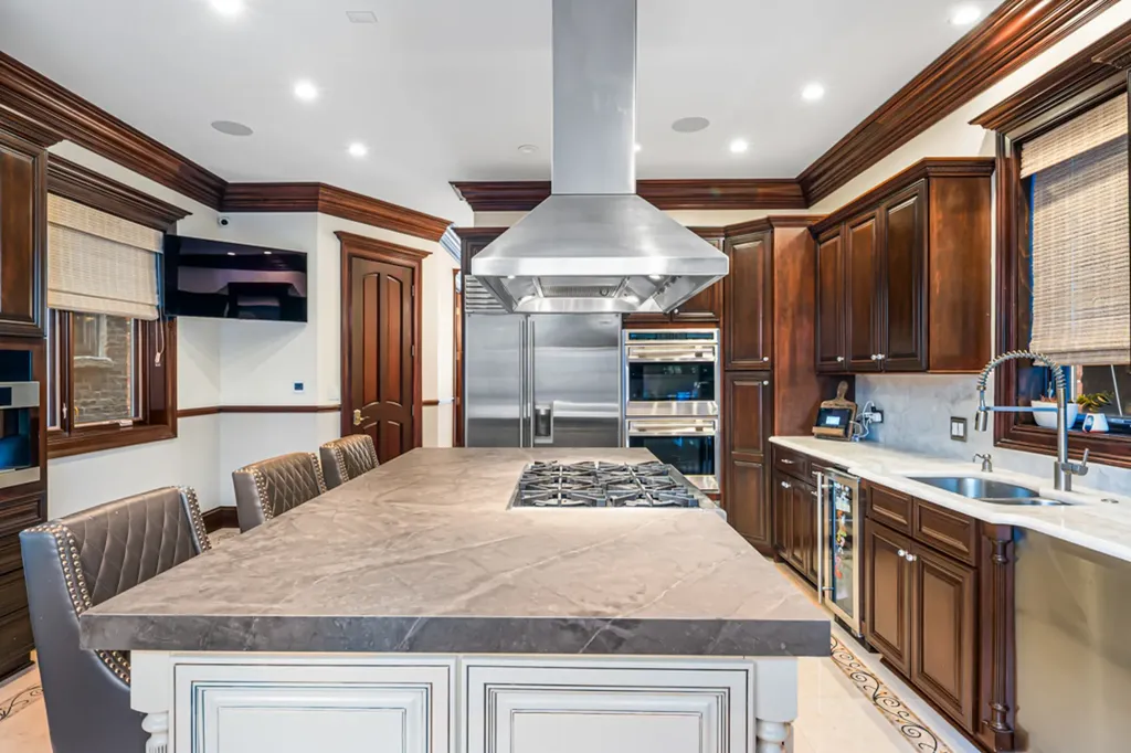 1220 North Damen Avenue Chicago IL 60622