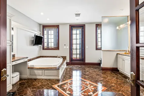 1220 North Damen Avenue Chicago IL 60622