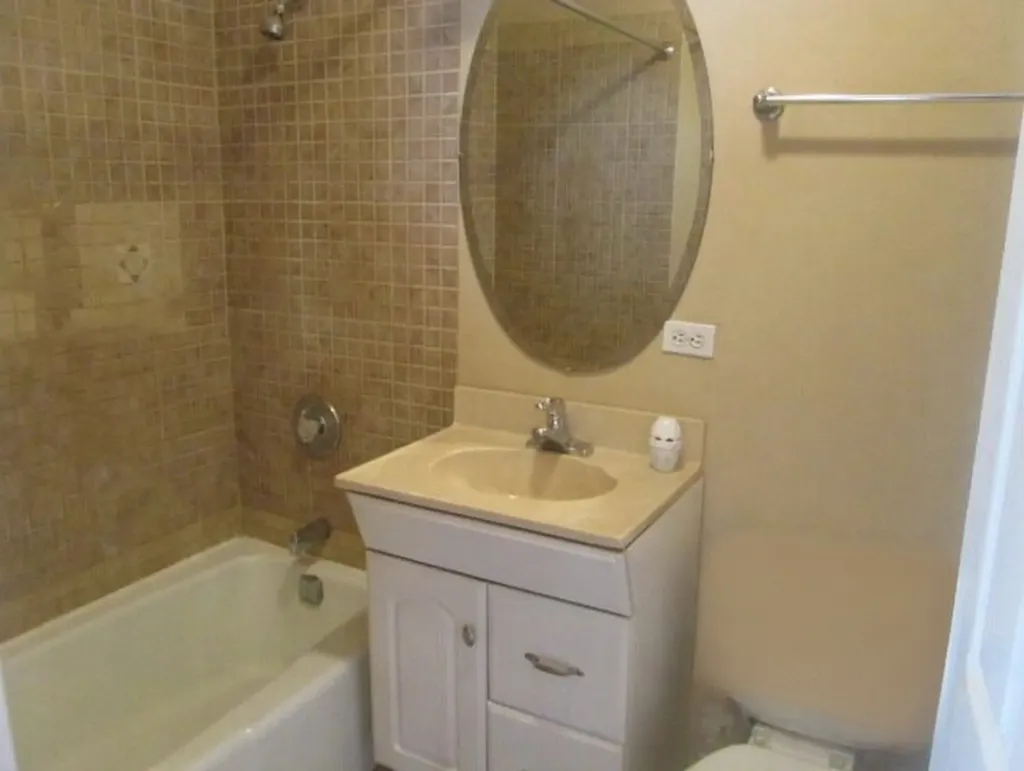 4300 West Ford City Drive Chicago IL 60652