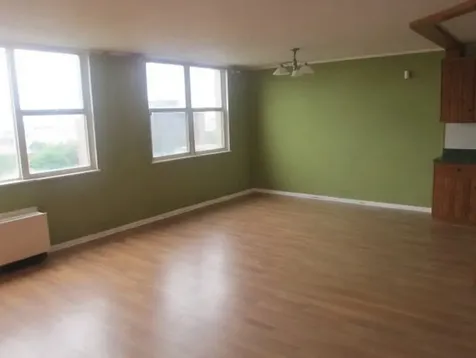 4300 West Ford City Drive Chicago IL 60652