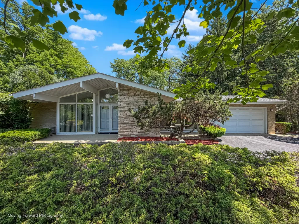 6363 South Keokuk Road Indian Head Park IL 60525