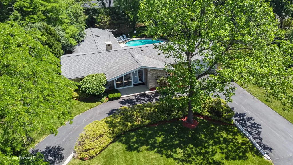 6363 South Keokuk Road Indian Head Park IL 60525