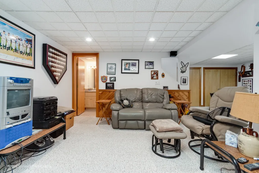 6363 South Keokuk Road Indian Head Park IL 60525