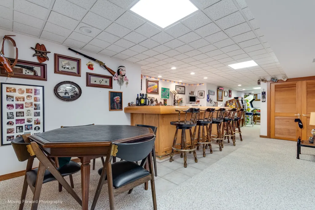 6363 South Keokuk Road Indian Head Park IL 60525