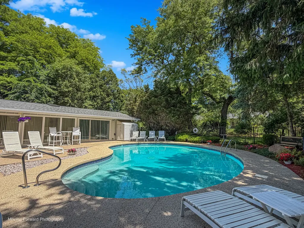 6363 South Keokuk Road Indian Head Park IL 60525